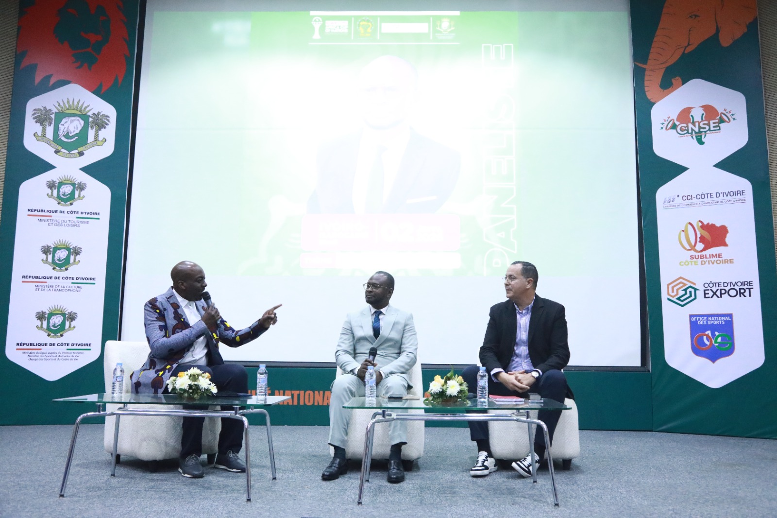 مراكش.. لقاء مغربي-إيفواري لتبادل الخبرات في “اقتصاد كرة القدم” وتطوير الرياضة الإفريقية +فيديو