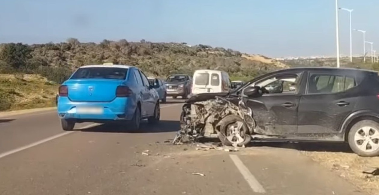 إصابات وخسائر مادية في تصادم قوي بين سيارتين بمدخل الصويرة