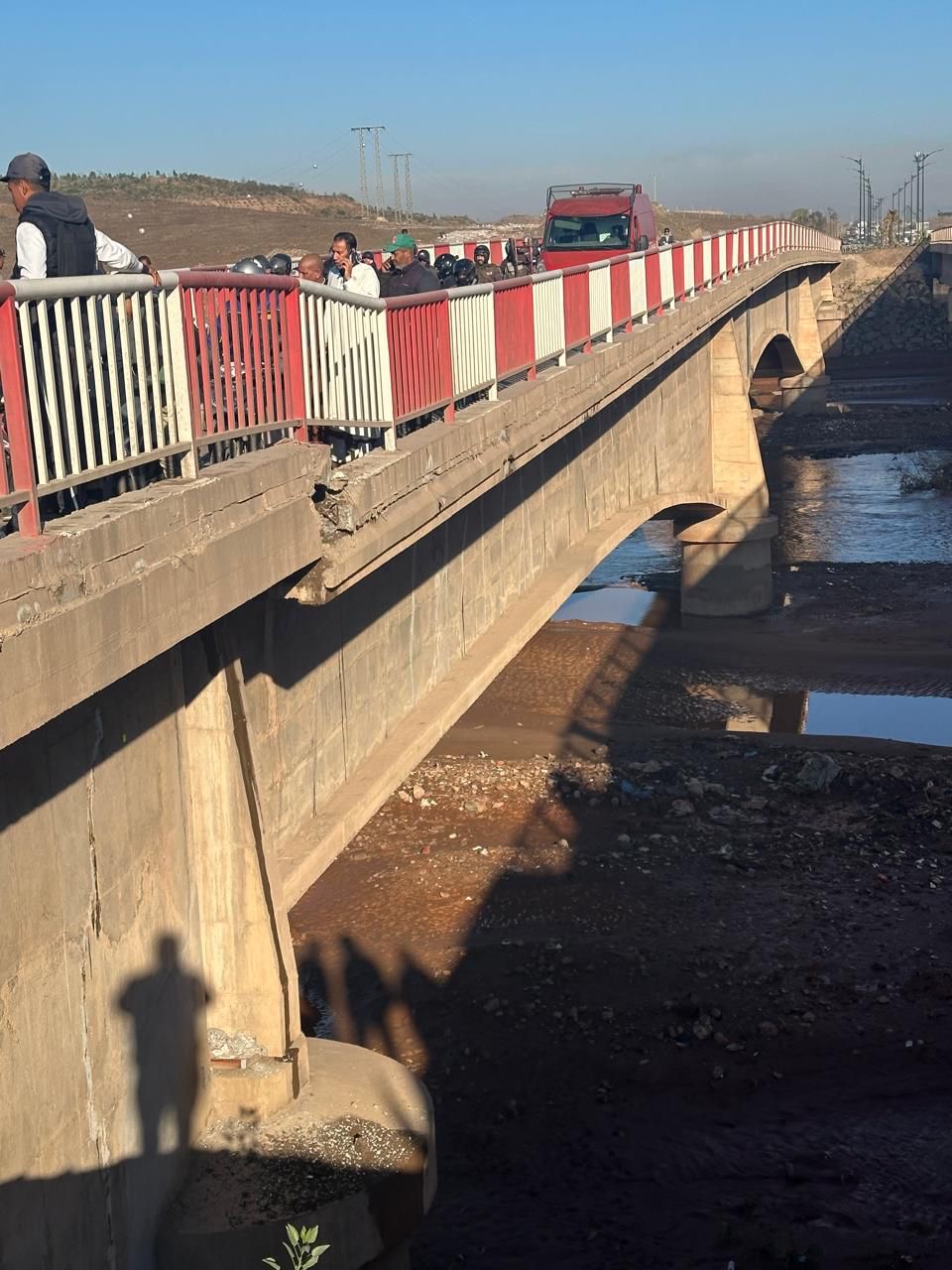 تفاصيل.. انهيار جزئي للقنطرة الرابطة بين مراكش وتامنصورت
