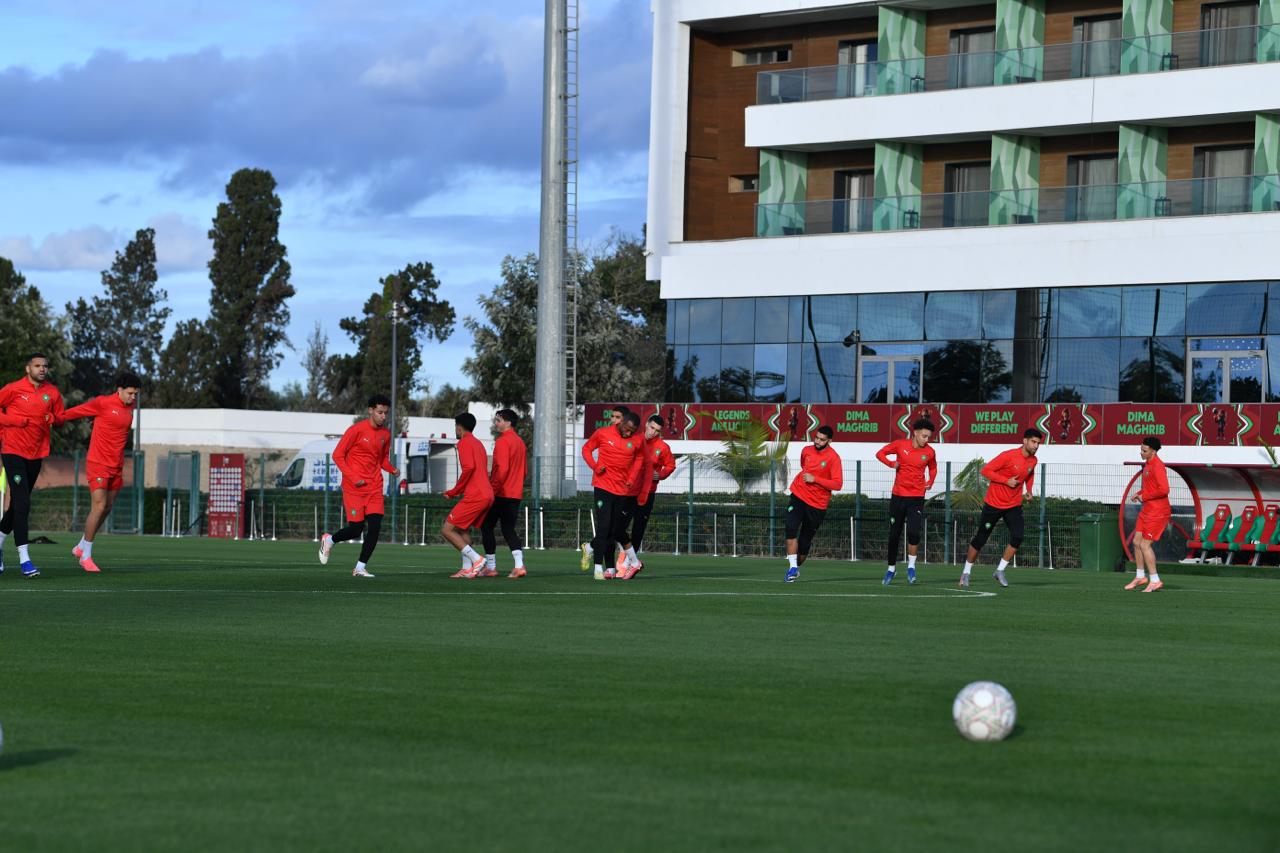 المنتخب الوطني يجري حصة تدريبية جديدة استعدادا للقاء الكاميرون +صور
