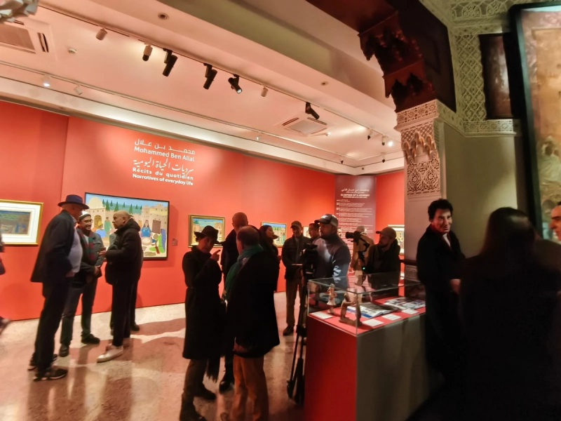 ريشة “بن علال” تعيد نبض الماضي إلى ساحة جامع الفنا بمراكش في معرض استعادي فريد