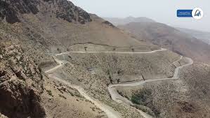 إقليم الحوز.. انهيارات صخرية تشل حركة السير بالطريق الوطنية رقم 7 بين مراكش وتارودانت