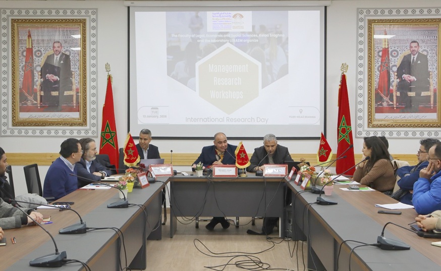 كلية قلعة السراغنة تحتضن ورشات دولية حول النشر الأكاديمي والذكاء الاصطناعي