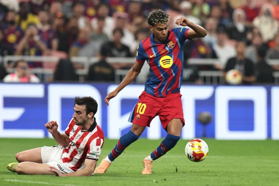 السوبر الإسباني.. برشلونة يكتسح اتلتيك بلباو ويبلغ النهائي