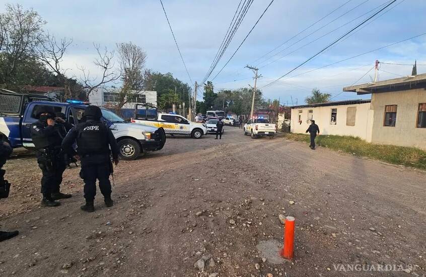 مجزرة في ملعب كرة قدم.. مسلحون يفتحون النار ويقتلون 11 شخصا