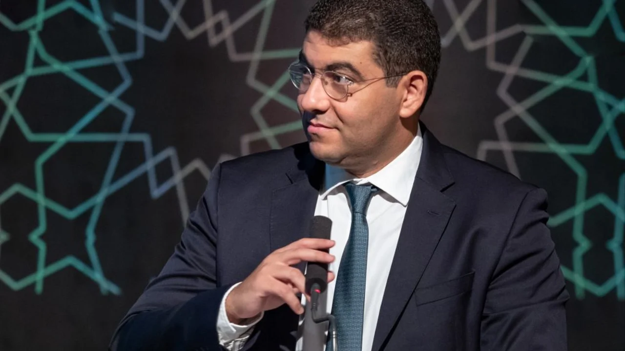 الوزير بنسعيد يجر مروجي الأخبار الزائفة إلى القضاء