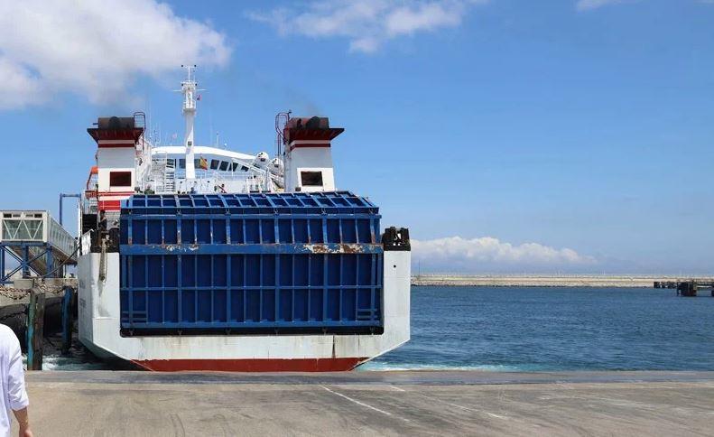 بسبب استمرار الأحوال الجوية.. استئناف حذر لحركة الملاحة البحرية بميناء الجزيرة الخضراء