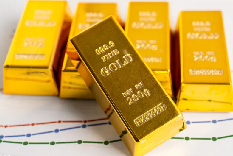 الذهب يتراجع مع ترقب المستثمرين مؤشرات جديدة للسياسة النقدية الأمريكية