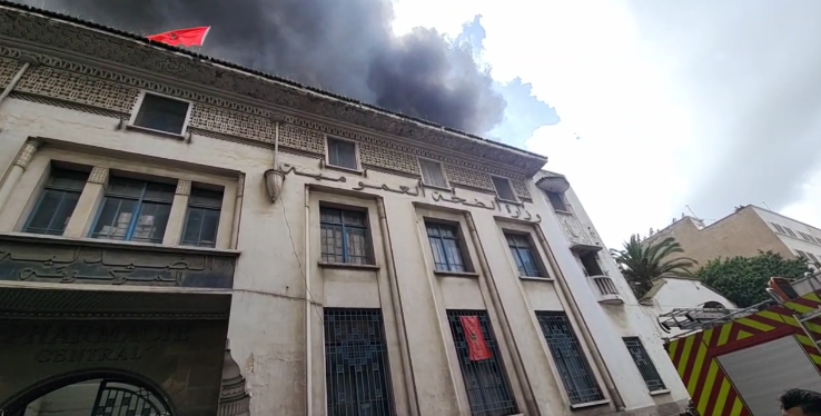 الدار البيضاء.. حريق “مهول” يلتهم مستودعات الصيدلية المركزية لوزارة الصحة بدرب عمر