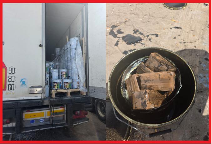 حجز أزيد من 5 أطنان “حشيش” مخبأة بمواد الصباغة في شاحنة واعتقال السائق