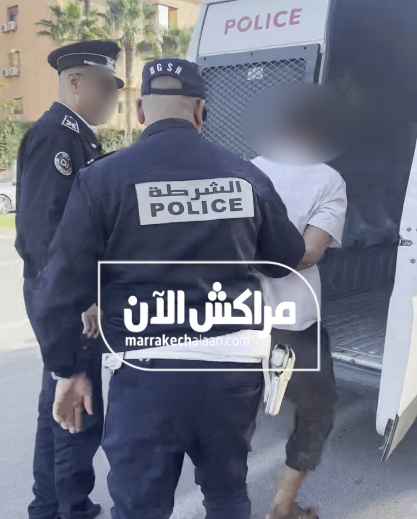 بالفيديو.. استنفار أمني ينتهي بتوقيف شخص في حالة هيجان عرض المارة للسب والتهديد بمراكش
