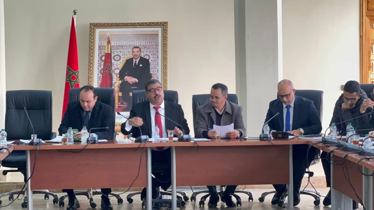 جماعة واحة سيدي إبراهيم تدارس مخطط التنقلات الحضرية المستدامة في دورتها العادية