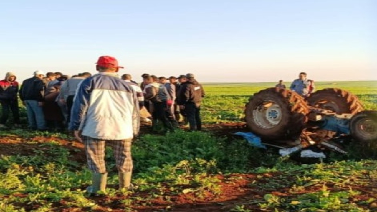 سطات.. وفاة شخص وإصابة آخر في حادث انقلاب جرار فلاحي