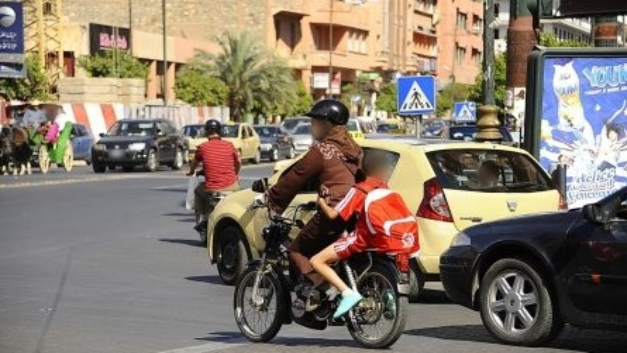 بمراكش.. “نارسا” توزع خوذات واقية وتُحذر من ارتفاع ضحايا الدراجات النارية