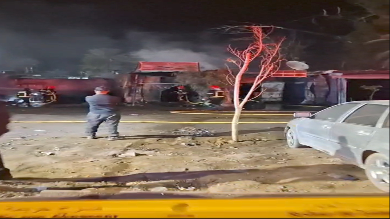 بالفيديو.. تماس كهربائي يخلف حريقاً مهولاً بمحلات لإصلاح السيارات بمنطقة إزيكي بمراكش