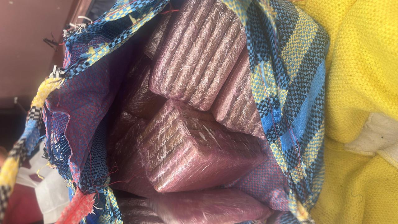 توقيف سيدة بمحطة قطار مراكش وبحوزتها 10 كيلوغرامات من مخدر “الشيرا”