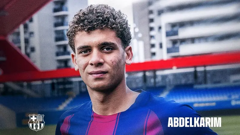 حمزة عبدالكريم أول لاعب مصري ينضم إلى برشلونة