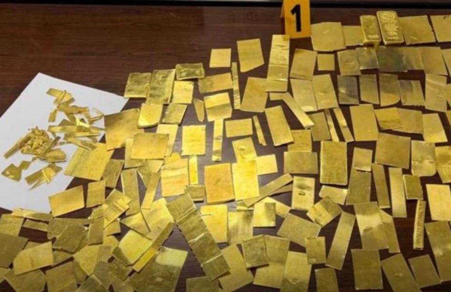 ميناء بني أنصار.. إحباط محاولة تهريب أكثر من 13 كيلوغراما من سبائك الذهب