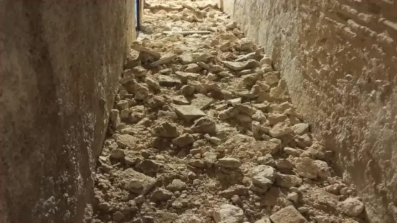 فاس.. انهيار جزئي لحائط بناية بالمدينة العتيقة دون مخلفات بشرية