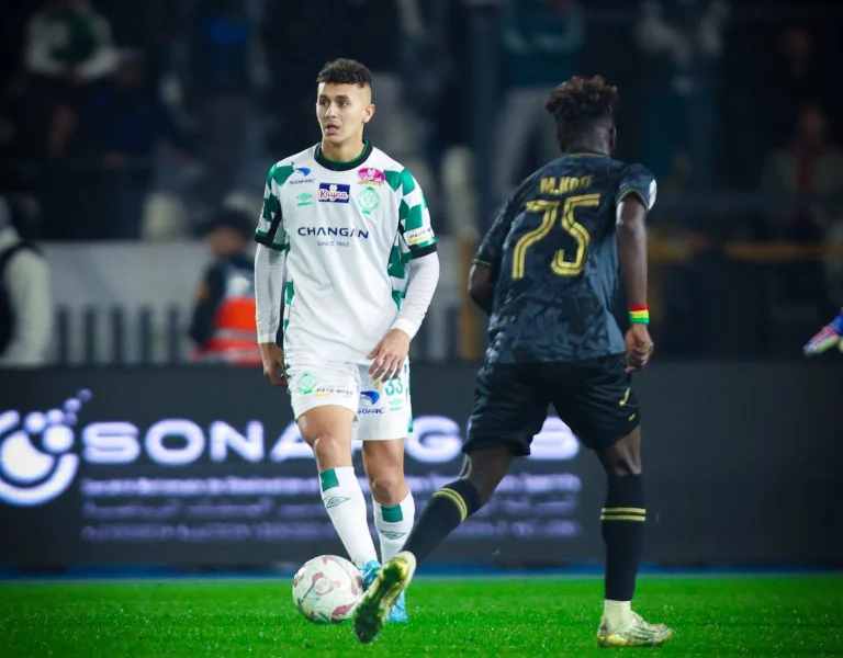 توقيف طاقم تحكيم مباراة الرجاء واتحاد طنجة