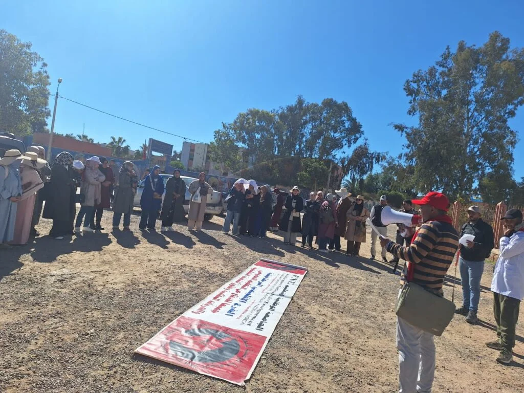 الرحامنة.. شغيلة التعليم الأولي تجسد وقفة احتجاجية أمام المديرية الإقليمية للمطالبة بـ”الإدماج”