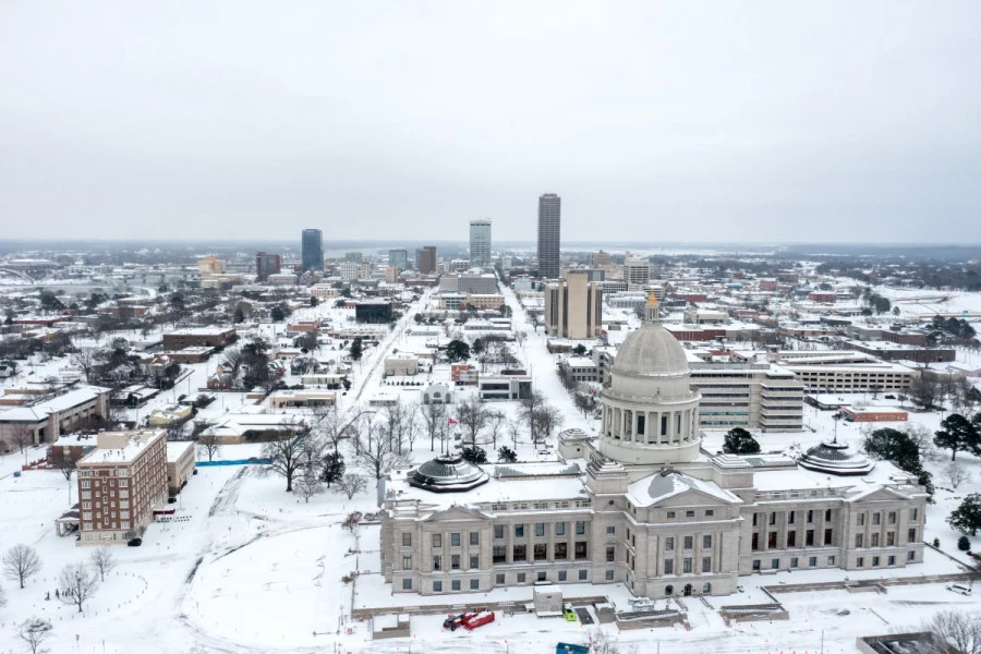 أزيد من نصف مليون منزل أمريكي دون كهرباء بسبب عاصفة ثلجية