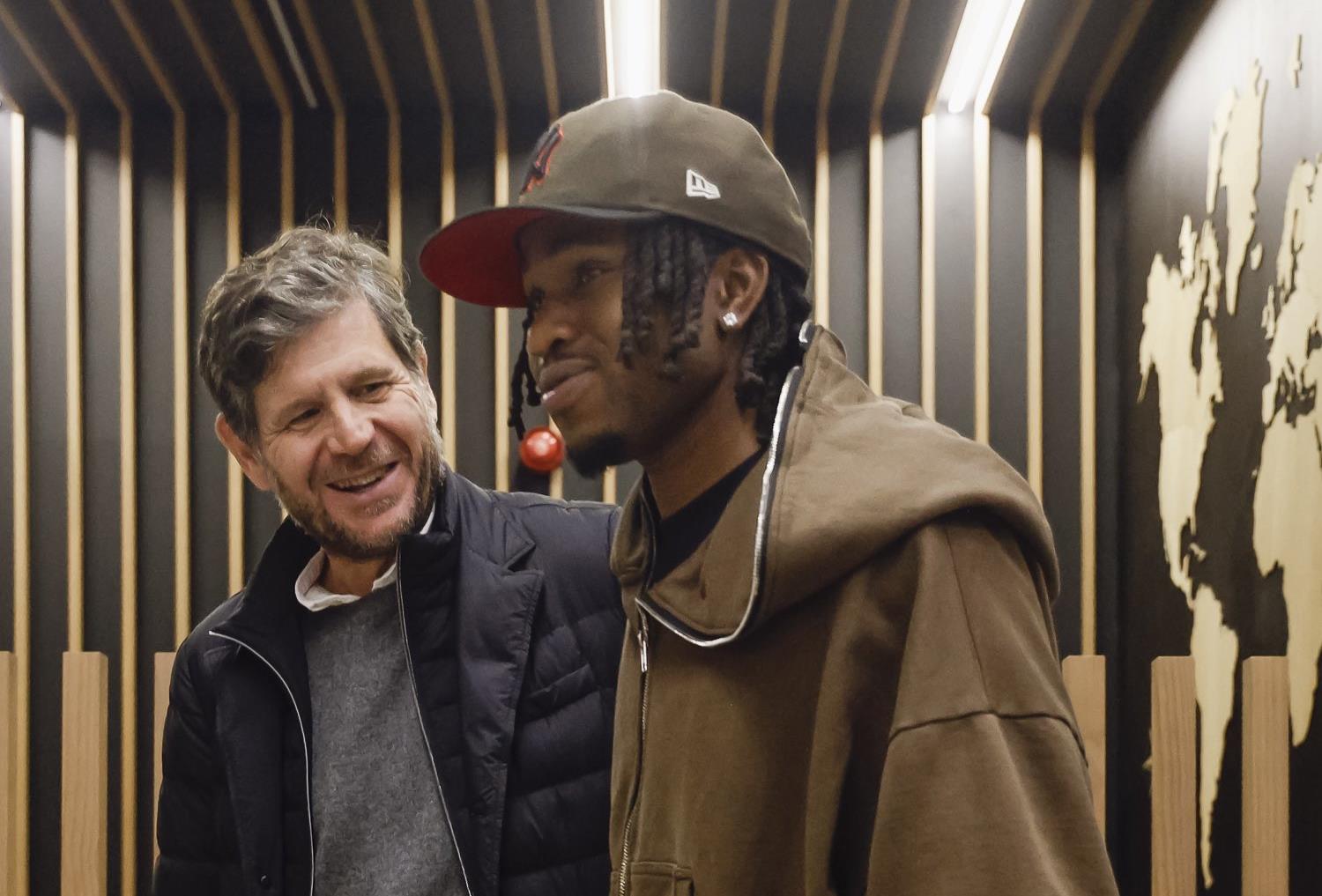 أتلتيكو مدريد يخطف توقيع لوكمان من أتالانتا