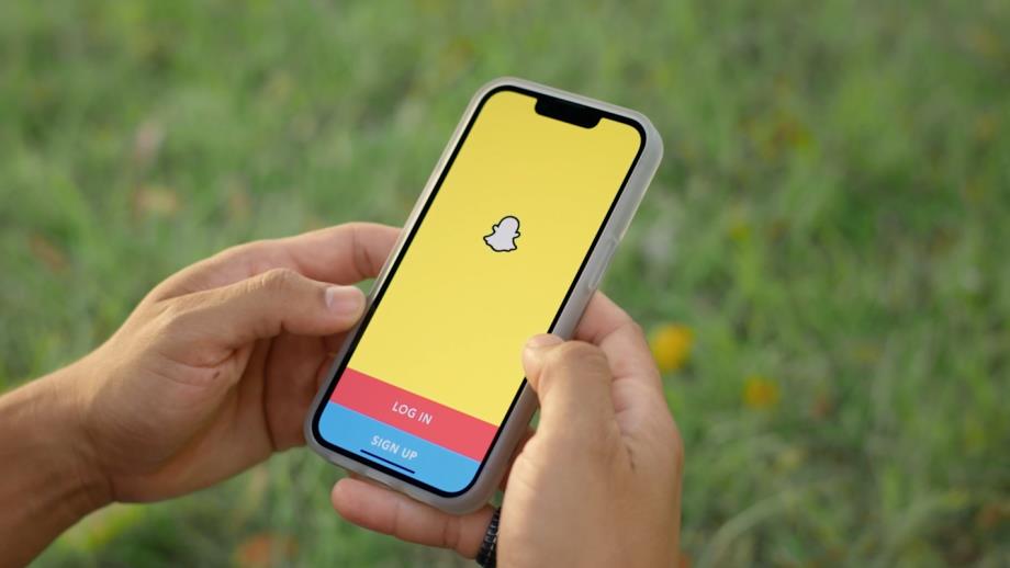 “سناب شات” يحجب 415 ألف حساب لمستخدمين قاصرين