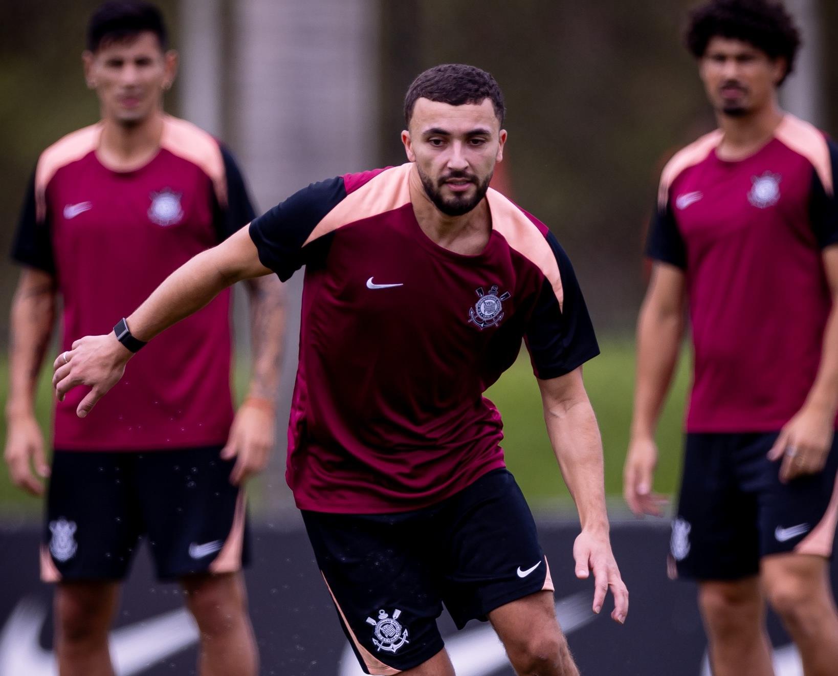 المغربي زكرياء لبيض ينضم إلى صفوف نادي كورينثيانز البرازيلي