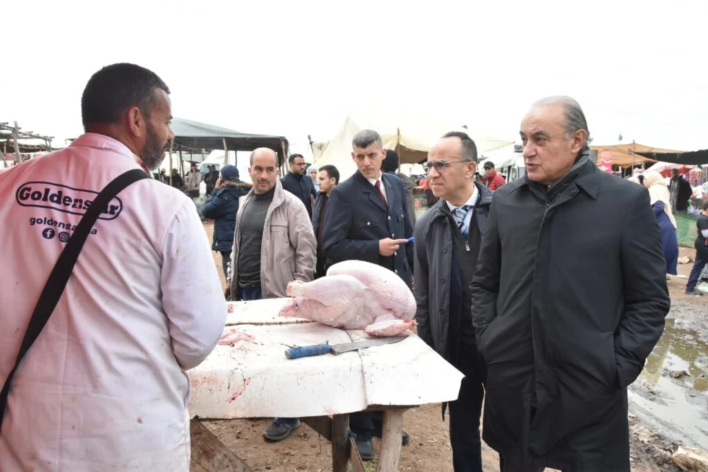 قلعة السراغنة.. تفقّد وضعية التموين وتوجيهات بتأهيل البنية التحتية للسوق الأسبوعي