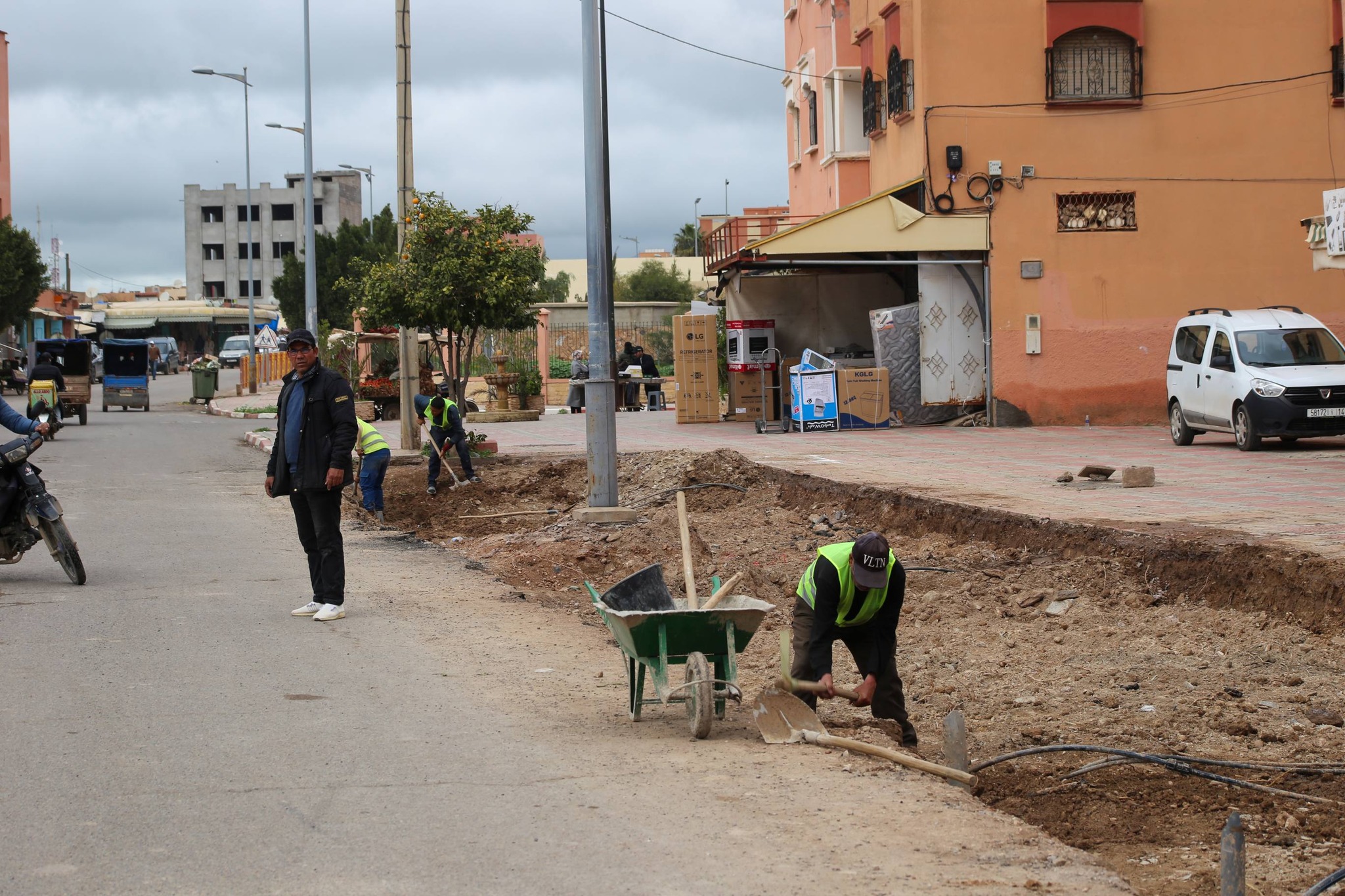 جماعة ابن جرير.. صفقتين لاقتناء سيارتين للنقل المدرسي واقتناء سيارتين للنقل الرياضي