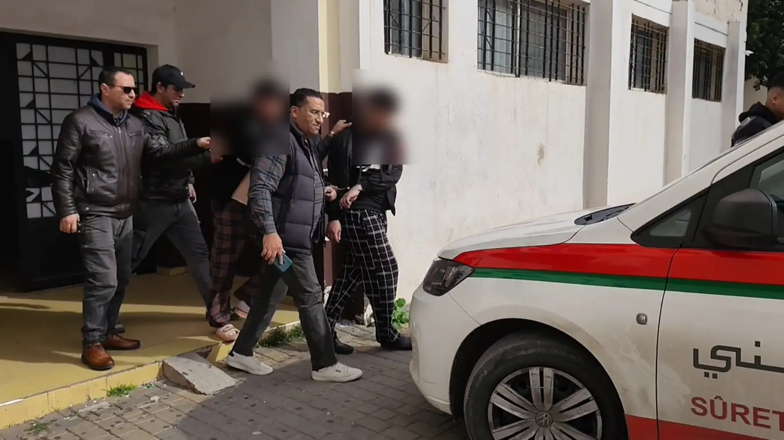 امن البيضاء ينهي نشاط عصابة متخصصة في السرقة بالخطف