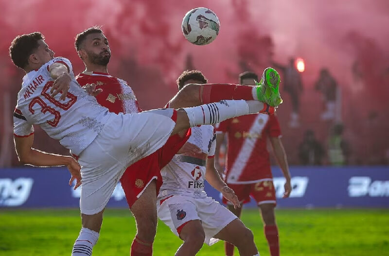 أولمبيك آسفي يرحل إلى الجزائر بطموح الصدارة وإنجاز تاريخي في كأس الكونفدرالية