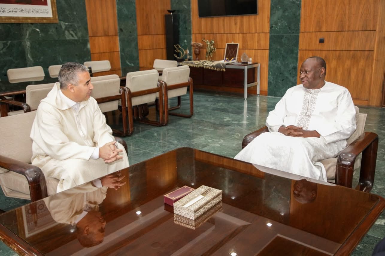 الإدريسي نائب عمدة مراكش يستقبل رئيس بلدية نجويوب السنغالية لتعزيز التعاون اللامركزي