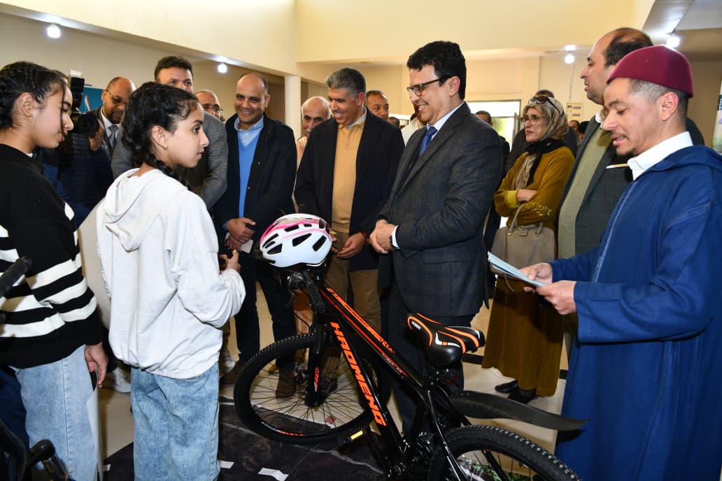 الرحامنة.. عامل الإقليم يشارك نزيلات دار الطالبة “أولاد حسون” إفطاراً رمضانياً