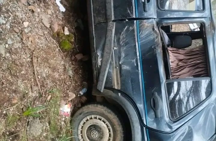 إقليم الحسيمة.. نجاة سائق من حادث انقلاب سيارة بطريق “إساكن”