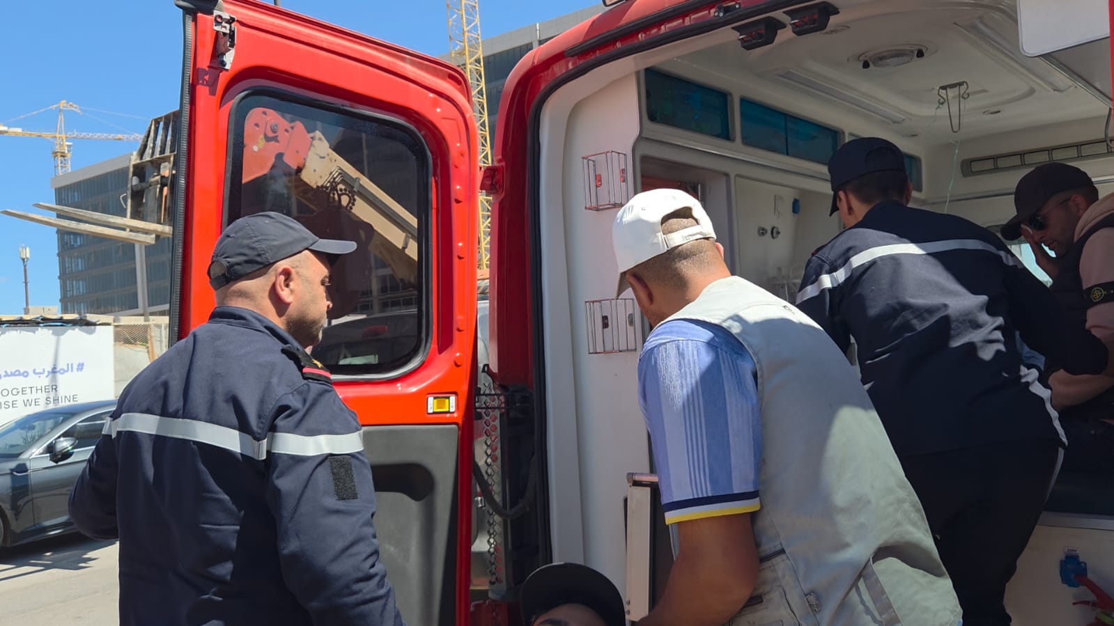 إصابات في صفوف السلطة والساكنة إثر مواجهات عنيفة خلال عملية هدم بعين الشق