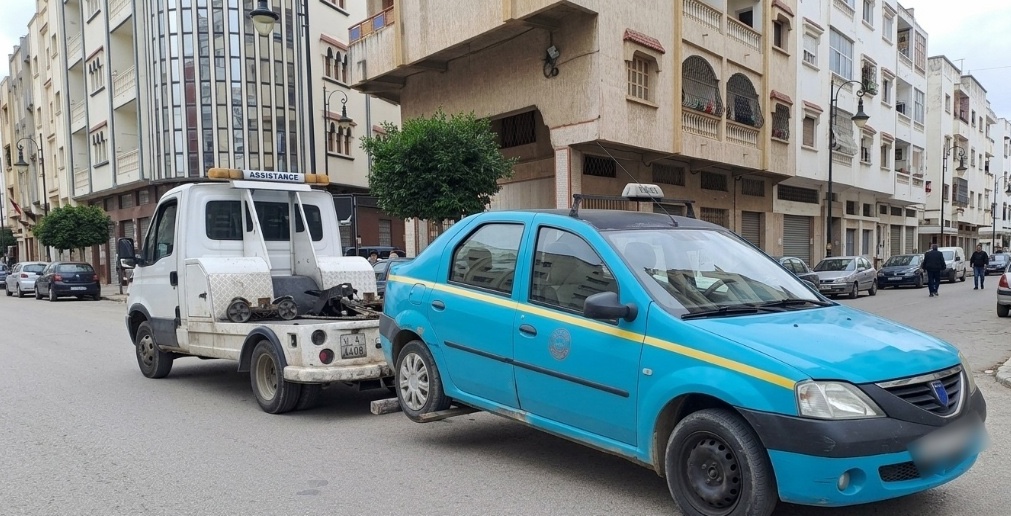 طنجة.. حملة أمنية تطيح بـ “سيارات أجرة” مخالفة واعتماد “الرخص البيومترية” لرقمنة القطاع