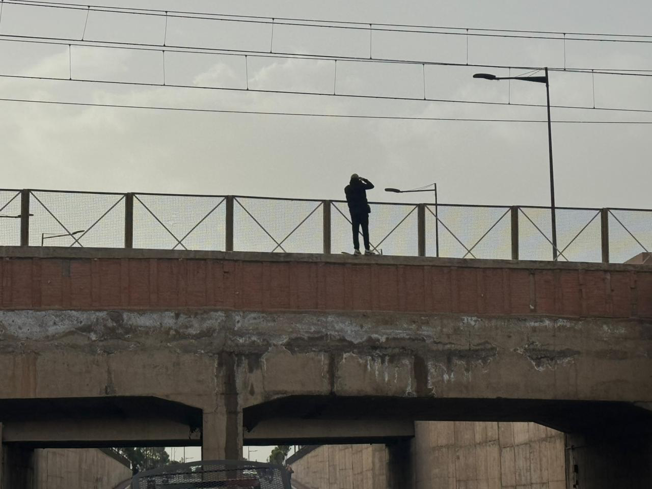 استنفار أمني بمحيط قنطرة طريق “تاركة” بمراكش إثر محاولة انتحار شاب