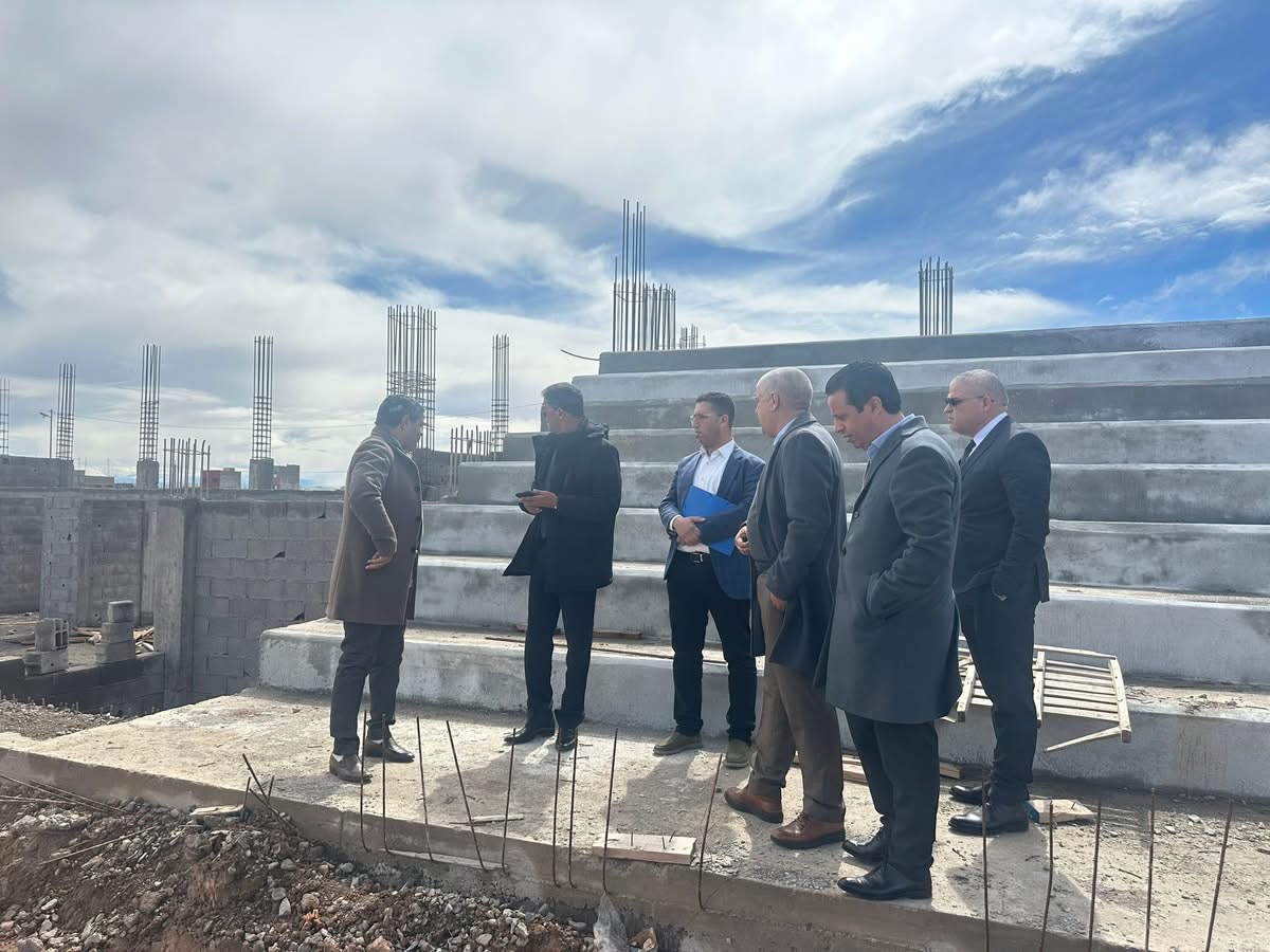 عامل إقليم شيشاوة يقود جولة تتبعية لأوراش البنيات التحتية الرياضية بسيدي المختار