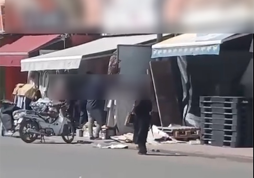 احتلال الملك العمومي يعرقل حركة الراجلين بحي التقدم بالداوديات في مراكش