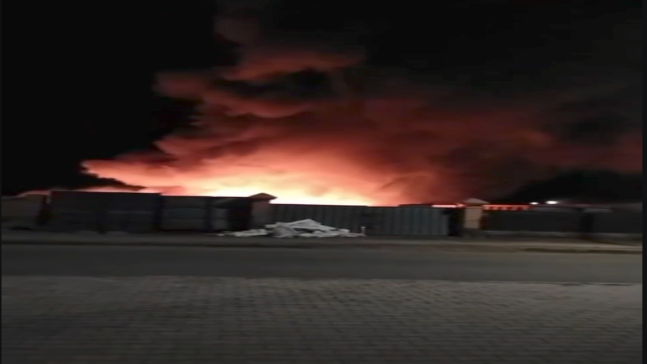 بالفيديو.. اندلاع حريق بمستودع للنفايات بسيدي يوسف بن علي مراكش وتدخل سريع للسيطرة عليه