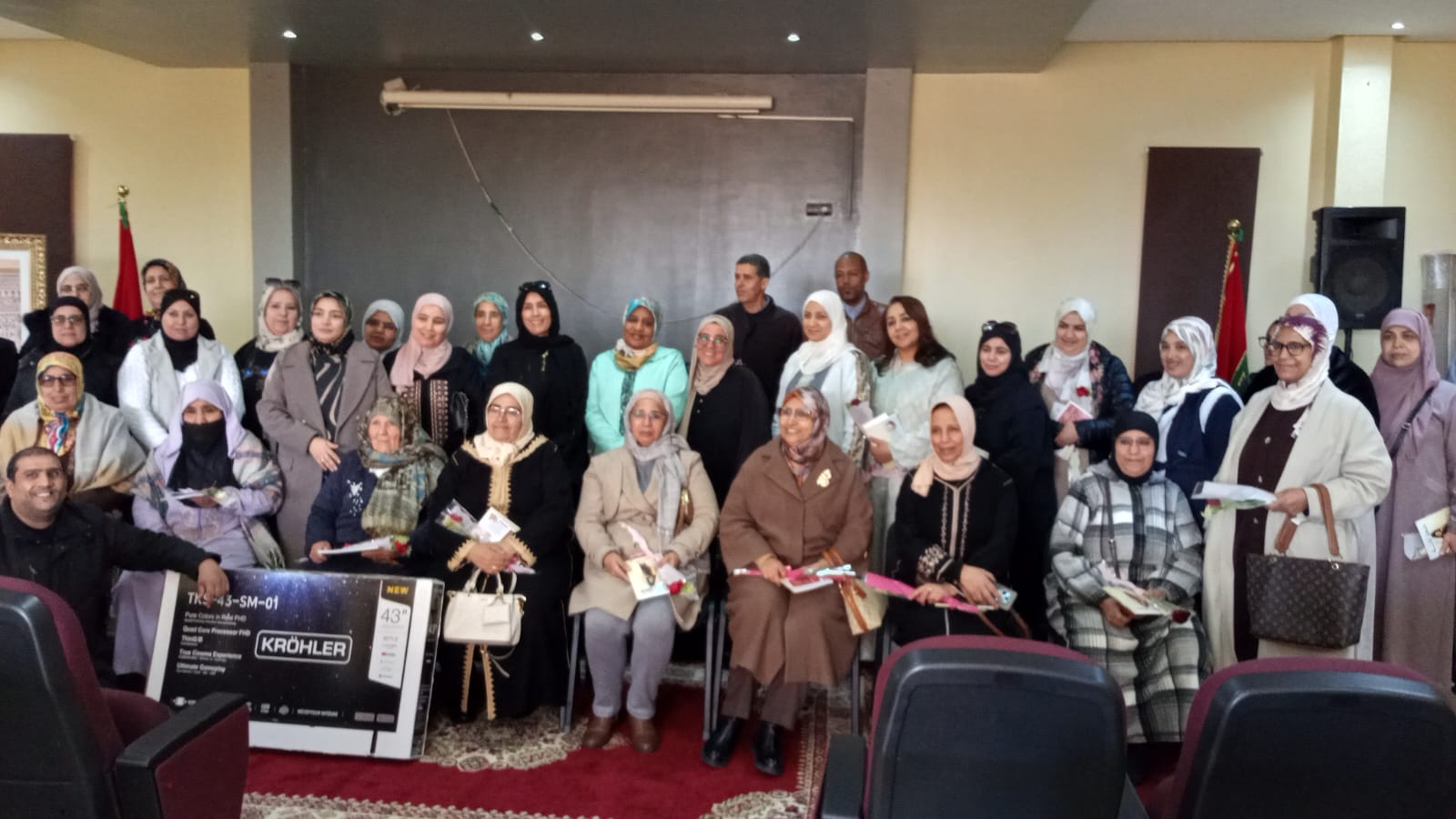 مجلس مقاطعة سيدي يوسف بن علي يحتفي بموظفاته وعضواته بمناسبة اليوم العالمي للمرأة