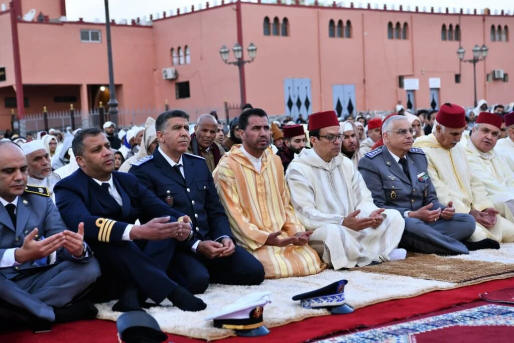 ابن جرير.. عامل إقليم الرحامنة يتقدم جموع المصلين بمصلى “حي الفرح” لأداء صلاة عيد الفطر