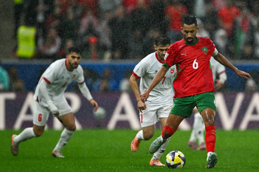 الأسود يصلون تباعا إلى مركب محمد السادس