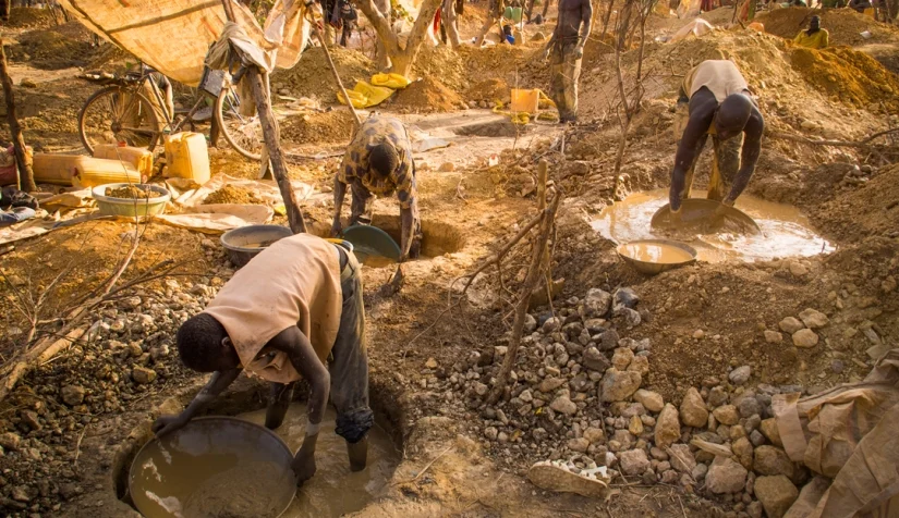 انهيار منجم في الكونغو الديمقراطية يودي بحياة أكثر من 200 شخص