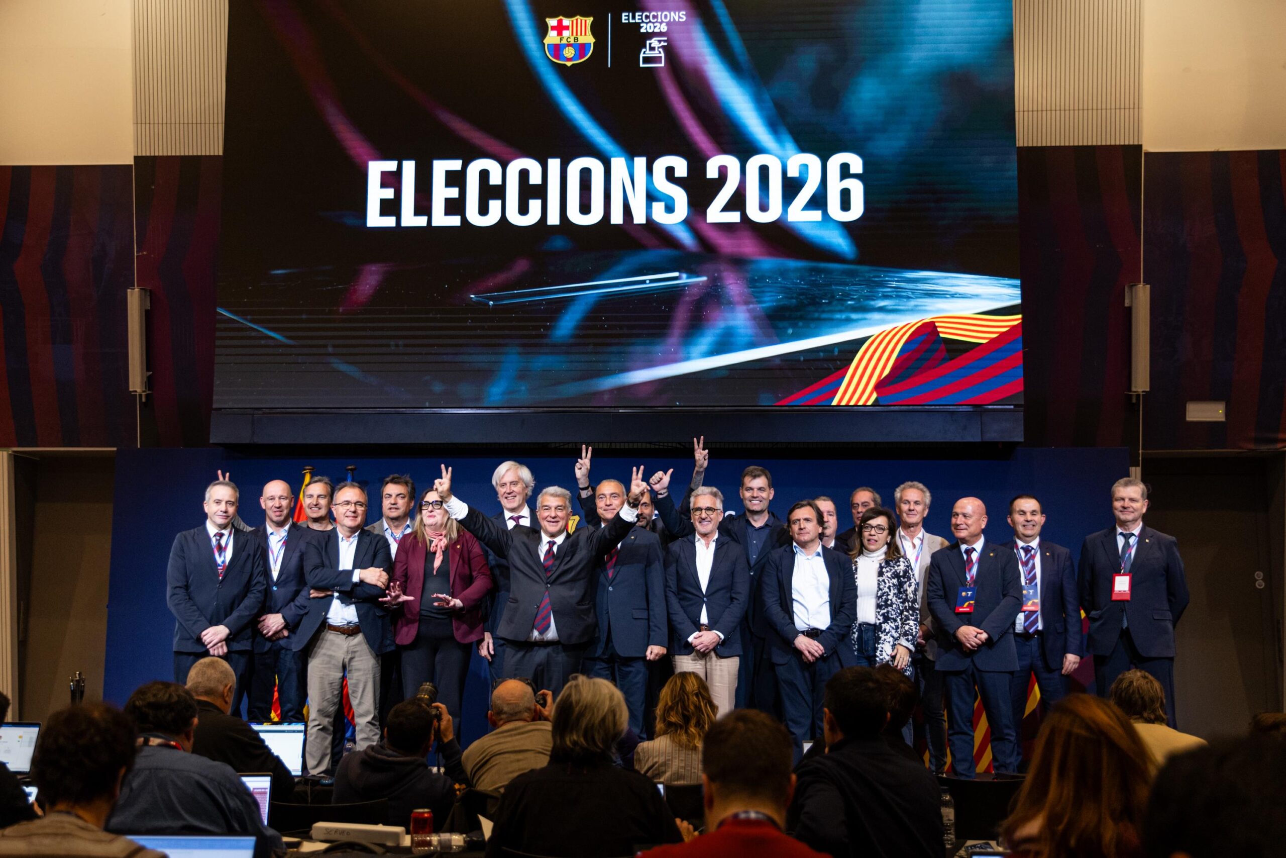 إعادة انتخاب خوان لابورتا رئيسا لنادي برشلونة لخمس سنوات جديدة