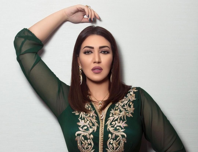 أسماء لمنور تُشيد بـ”عادل أبا تراب” و”السعدية لديب” عبر منصات التواصل