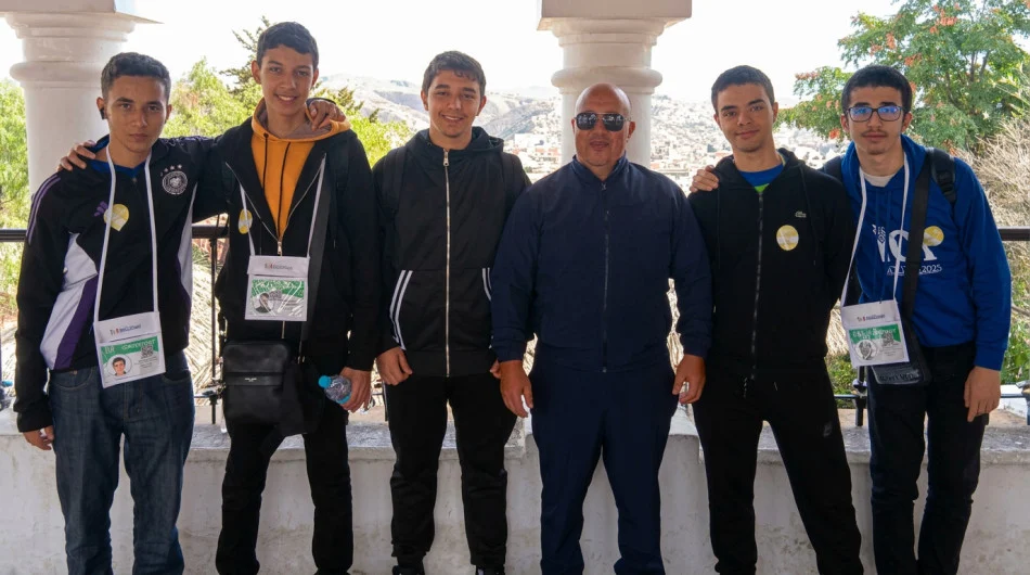 تلميذ من آسفي يتربع على عرش “أولمبياد شمال إفريقيا للبرمجة” بتأطير المراكشي ابو الكلام