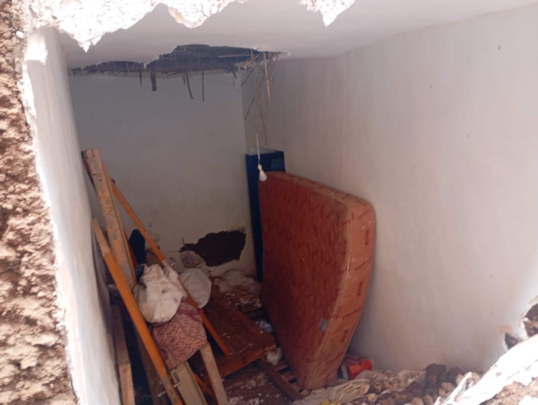 انهيار سقف منزل طيني بمراكش جراء التساقطات المطرية